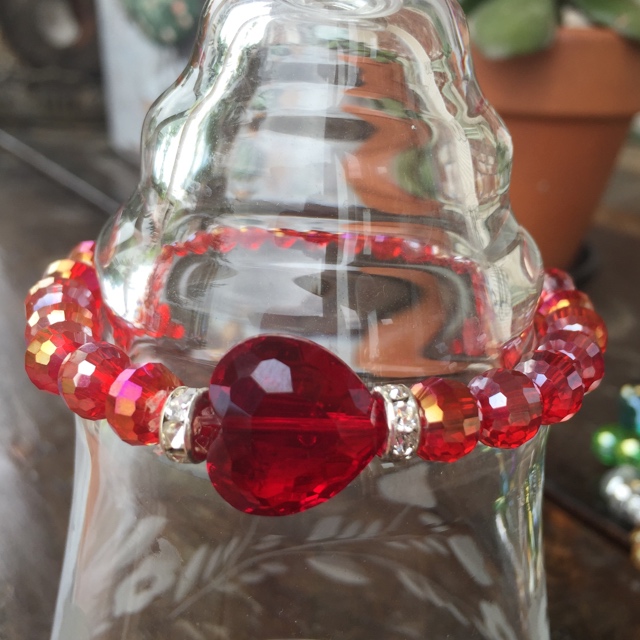 Crimson Crystal Heart Stretch Bracelet