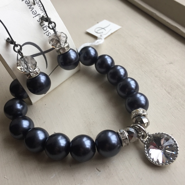 Midnight Black Fancy Pearl Crystal Bracelet Earrings Set